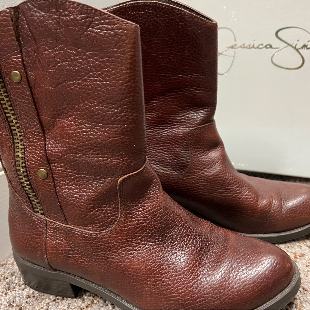 Jessica Simpson short boots